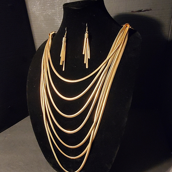 Multi Strand Gold Necklace with Earrings. - Picture 11 of 15